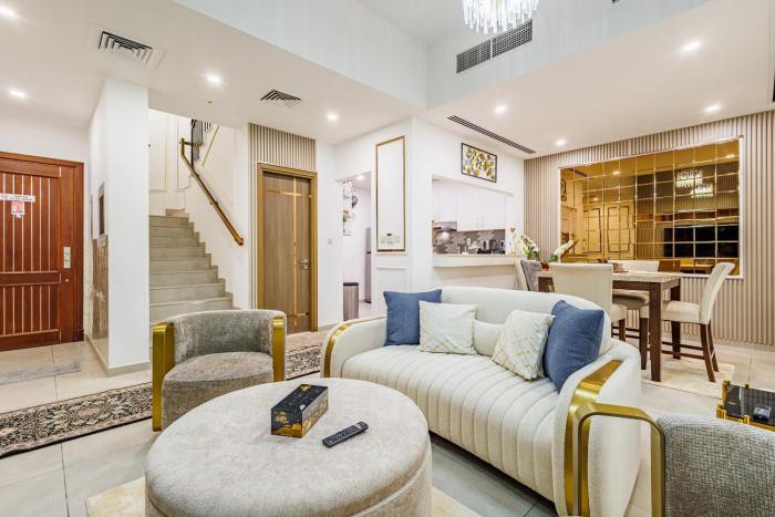 The Urban Retreat Elegant 3BR Townhouse Villanova