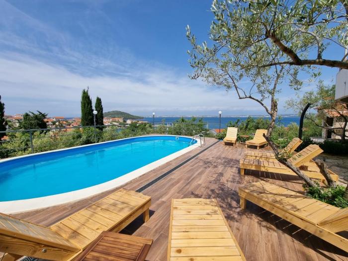 Family-friendly apartments with swimming pool Kali, Ugljan - 14116