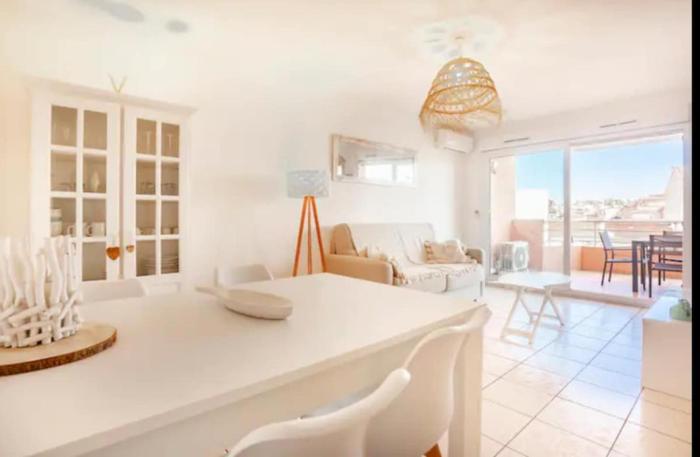 Appartement climatisé centre ville, proche plages Saint Raphaël et Fréjus avec ascenseur