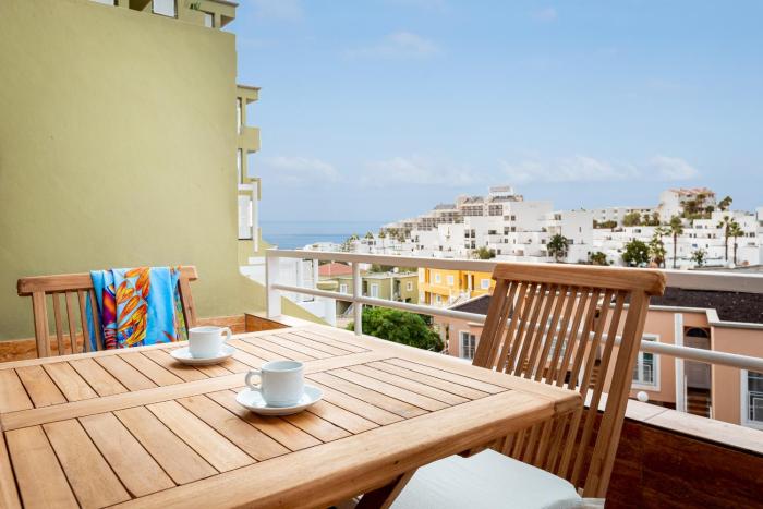 Fantastic Orlando apartment with sea view and pool