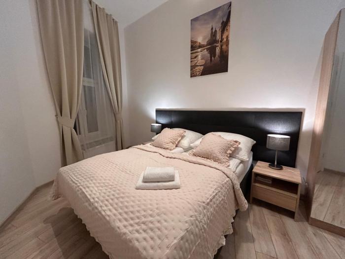 Old Town Apartments B14