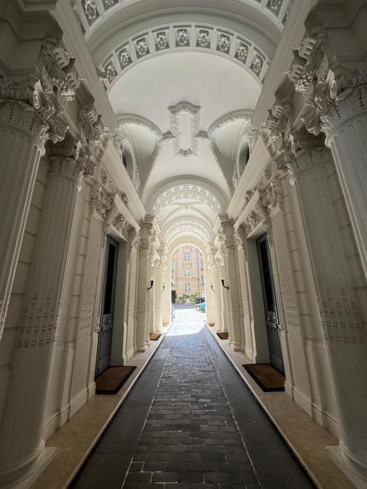 Private Studio near champs elysee with air conditioner