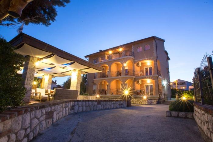 Apartment in Lopar with balcony, air conditioning, WiFi 4738-4