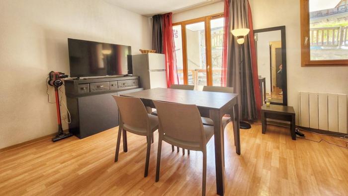 Studio tout équipé, piscine chauffée, départ skis aux pieds