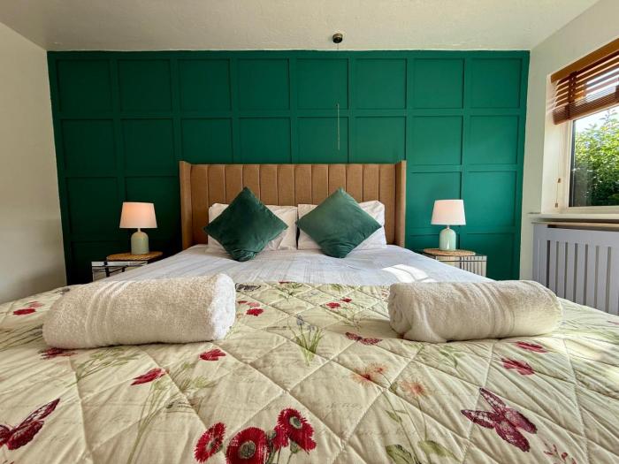 Bungalow 3BD EV Parking