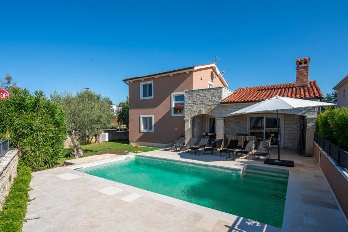 Villa Dominika with private pool and BBQ