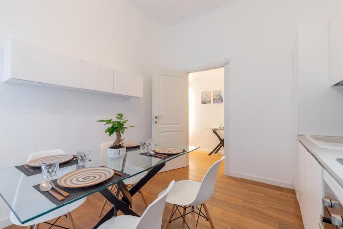 Trilocale Centrale con Aria Condizionata e Parcheggio Privato Fronte