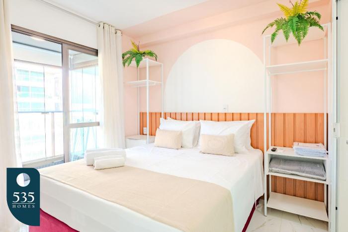 Viva Salvador a passos do Farol da Barra