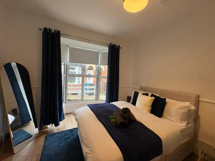 4 Bedroom Hidden Gem, 5 mins to City Centre