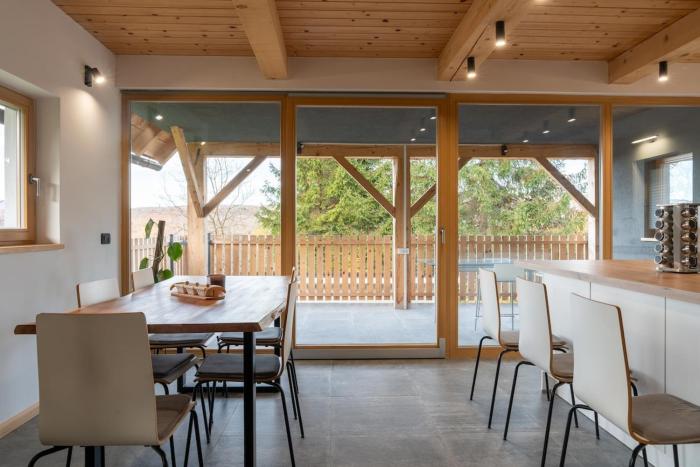 Evergreen Haven Apartment - Terrace & BBQ