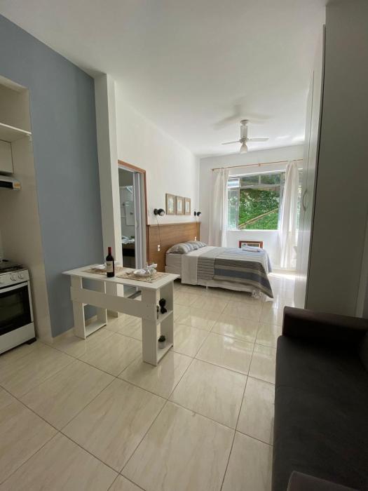 Romantic, modern studio in a central location