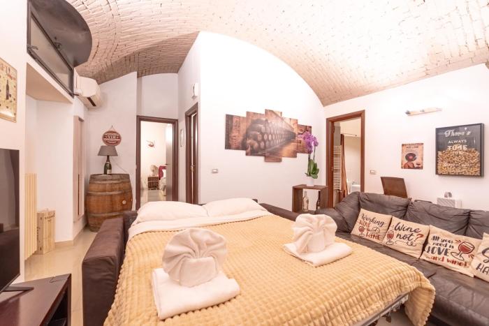 The Wine Cave - Elegant 110 sqm Peaceful Retreat in Milan, 2 bedrooms, Melchiorre Gioia 47, 8 minutes walking from Central Station, Porta Nuova, Isola, Milan