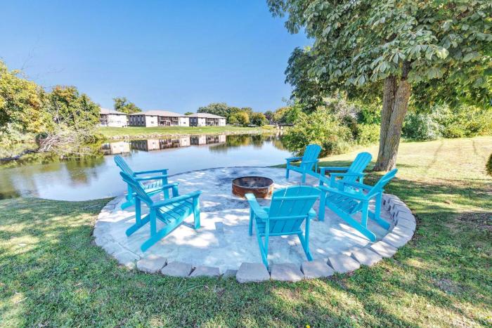 Lazy River- King bedsHottubFenced YardFire Pit