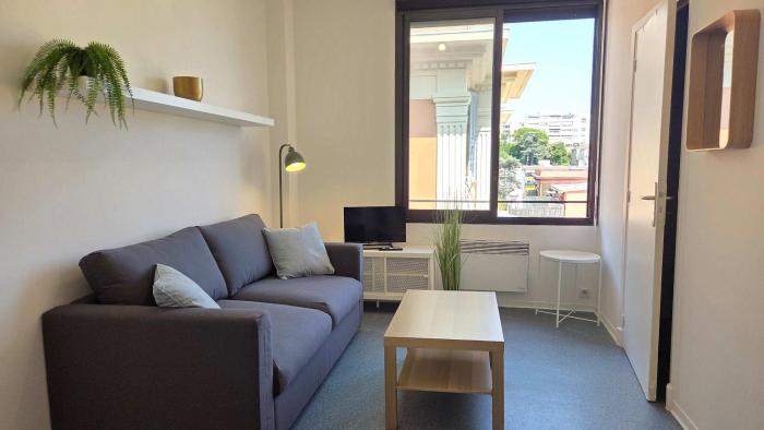 LX137 1-Bedroom - Downtown Nice - Mobility Lease