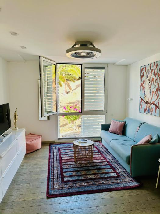 AMBER APARTMENTS - PINK STUDIO