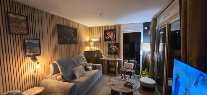 Les reflets du lac detente et nature à Genos-Loudenvieille