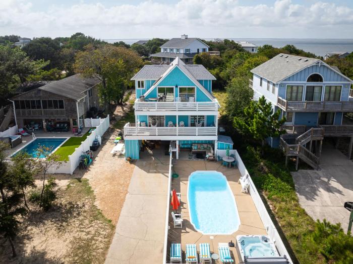 Walk to Duck Soundfront w Pool Firepit Cornhole