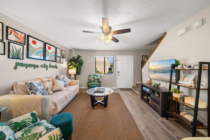 Coastal Getaway! Walk to Beach! Pools & Tennis! Pet Friendly! by Dolce Vita Getaways PCB