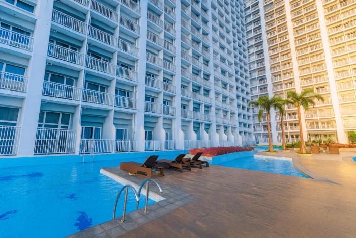 SkyViewCondotel Breeze Residences Staycation FREE WIFI,near WTC,PICC,MOA&NAIA