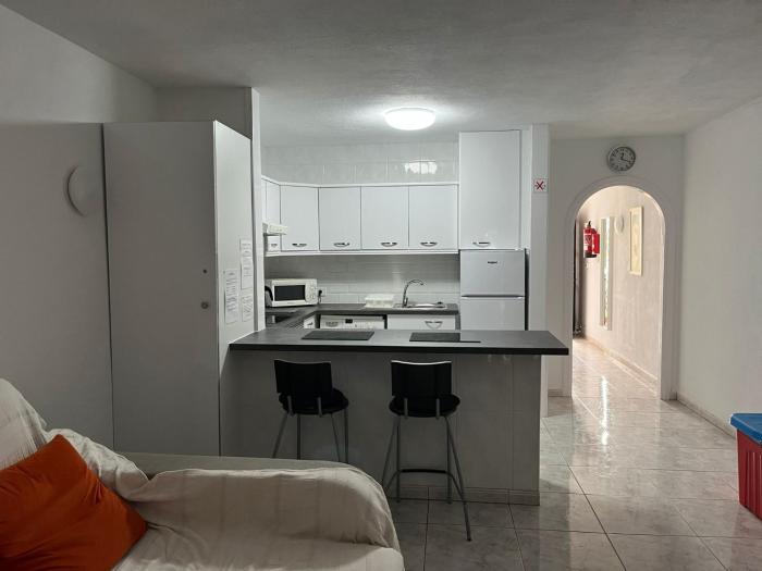 Apart Hotel 1 bed Apartment 8A2 Victoria Court 1, Los Cristianos