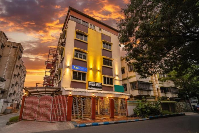 FabHotel Wild Orchid - 800m from Medica Superspecialty Hospital