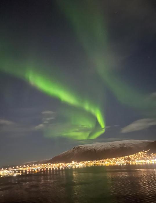 1 bedroom apartment with seaview 5 minute walk to city centre!