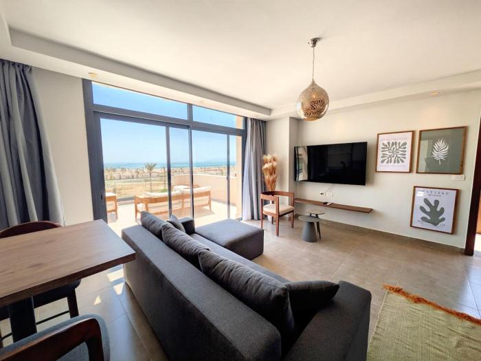 Stunning Penthouse Seaview Apt in Mesca, Somabay