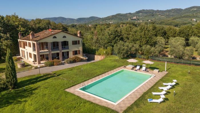 Villa Diamante by VacaVilla