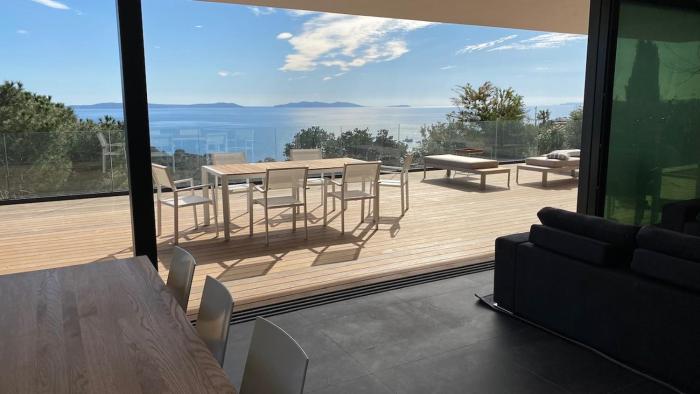 Villa Boreas - Pool, Sea View & Studio