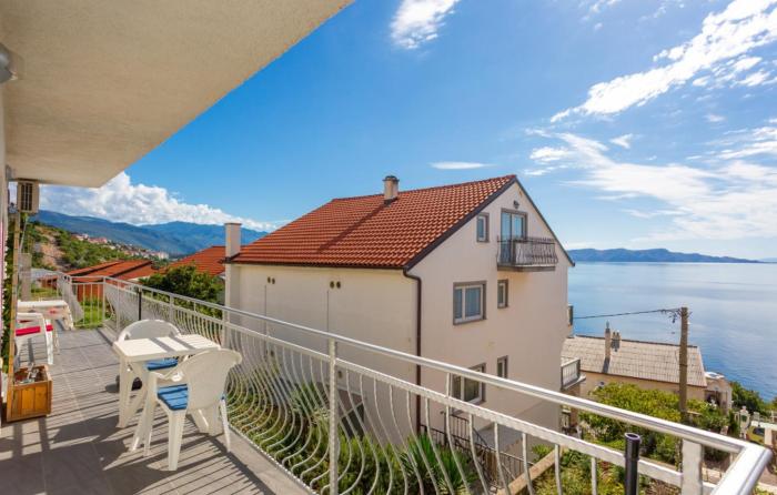 Charm Apartment by Villas Guide