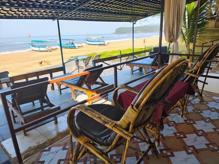 Kashinath Beach Huts- Beach Front