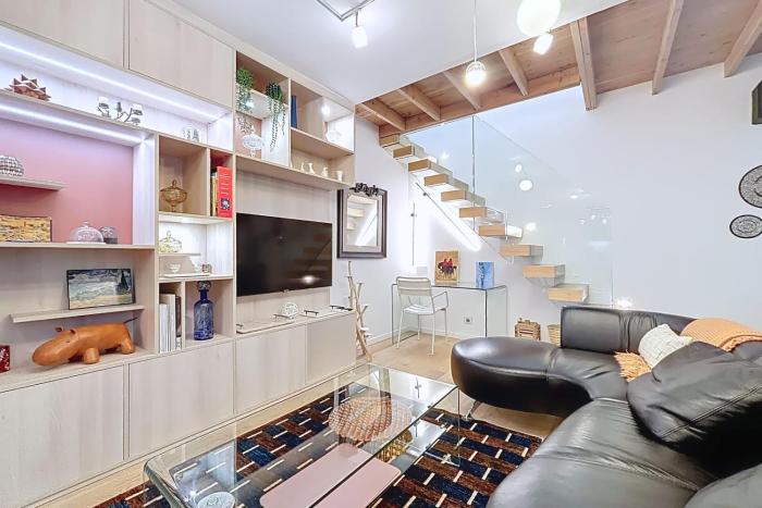 Elegant duplex with garden near the Eiffel Tower