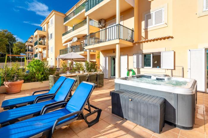 Place in the sun - Free out door Jacuzzi - BY BEDZY