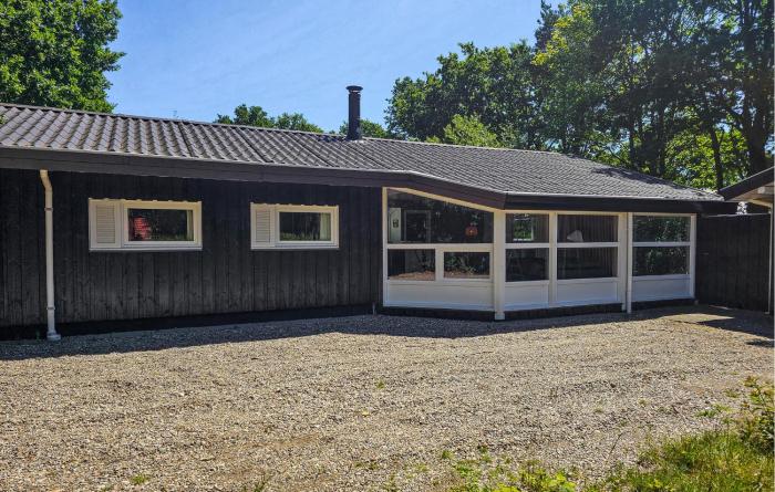 Stunning Home In Oksbøl With Sauna