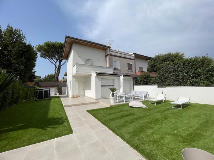 Luxury villa in Fregene