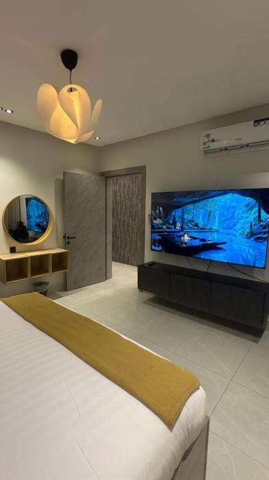 استديو دخول ذاتي وشاشة 75 بوصة