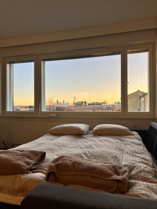 Family-friendly Top-Floor Apartment in the Center