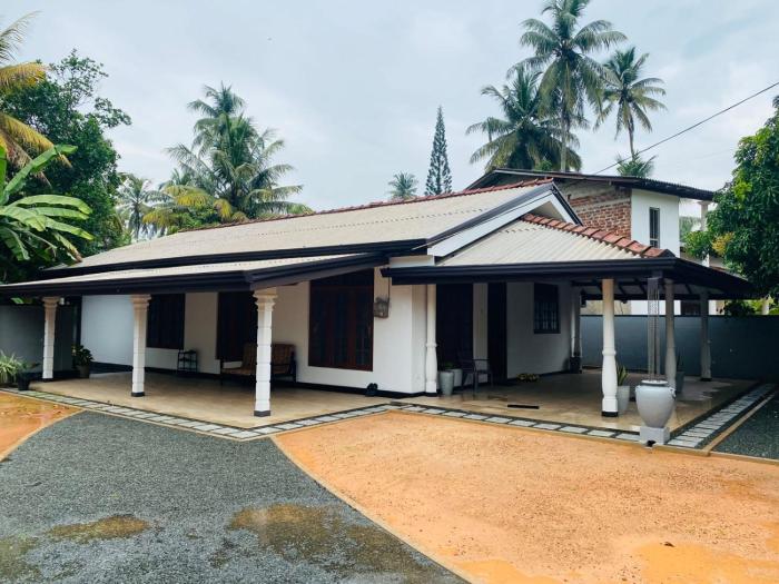 Meth Villa Hikkaduwa