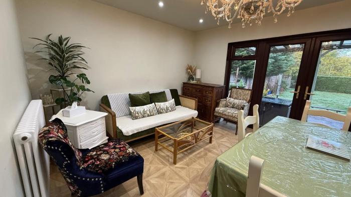 Charming Holyport Hideaway: 1BD Farmhouse