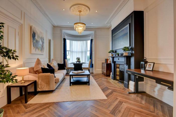 Modern One Bedroom Near the Sea - 26Marine Sq