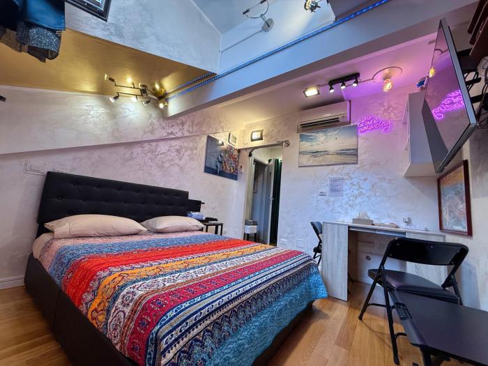 Attic Domotic Speed Summer Vibe - Heart of Brera, 10 Mins Straight Walk to Duomo and Easy Malpensa Access - taxi no need B&B