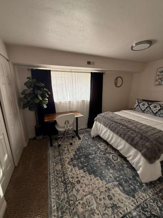 Cozy and well located 2-bedroom basement