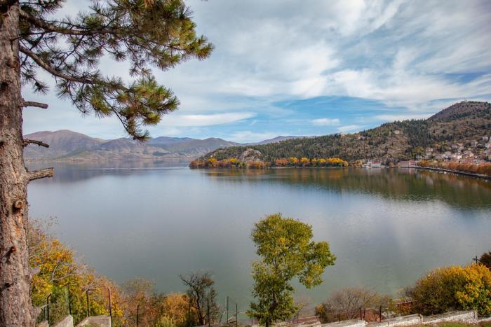 Kallithea Suite Kastoria Lake View