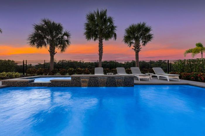 BD010J - Magnificent Bears Den Mansion With Themed Bedrooms at Reunion