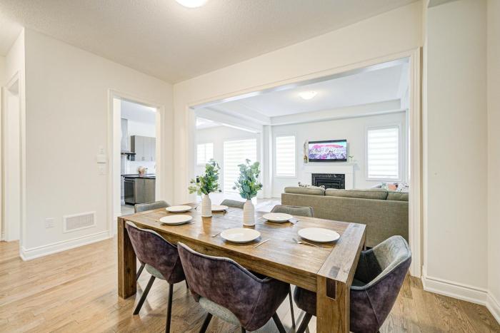 Very Modern New Luxury House in RichmondHill