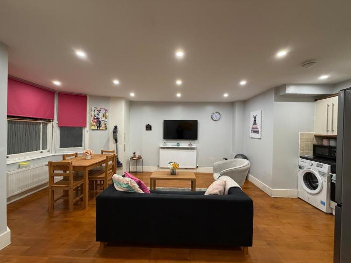 Garden Ground Floor 2 Bedrooms Flat