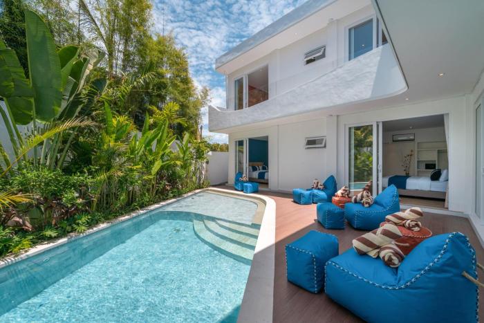 Wave - 6BR Luxe Canggu Villa with Rooftop & Pool