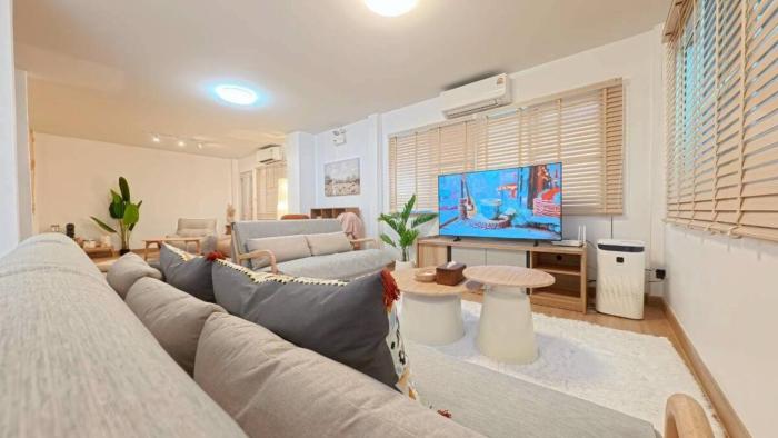 Center of old town - 3BR 3BA - Nara Lanna Villa