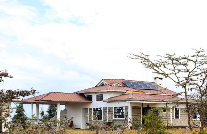 Laikipia bush stay by Ol Pejeta gate - 2339