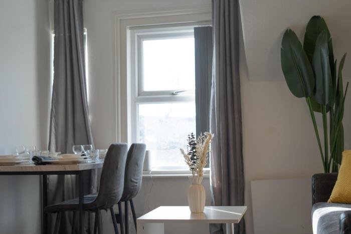 Modern 3-Bedroom Apartment Near Manchester City Centre